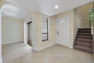 2738 S University Dr unit 15B, Davie, FL 33328 - photo 2