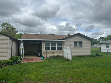 211 Woodlane Dr, Columbus, IN 47201 - photo 3