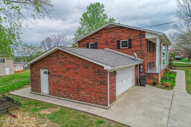 DBrown. 724 Greenbriar. Talbott MLSa (4