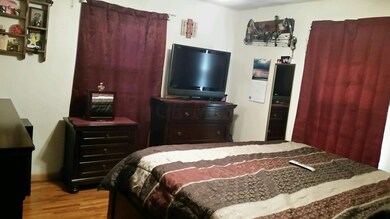 1524 Hazel bed 1
