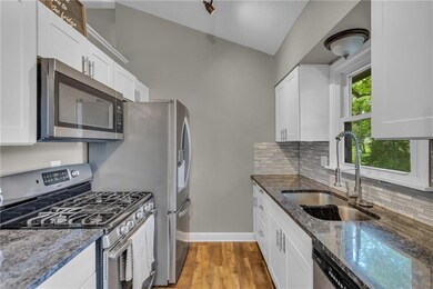 10806 W 71st Place, Shawnee, KS 66203 - photo 5