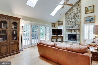 9841 Coral Bells Ct, Vienna, VA 22182 - photo 6