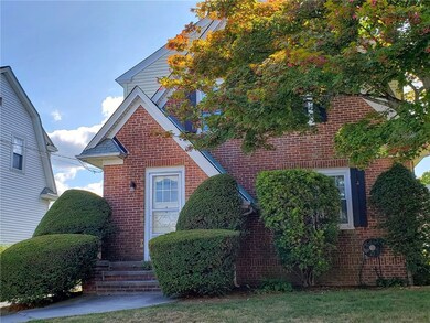 46 Ausdale Rd, Cranston, RI 02910 - photo 2