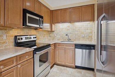 LeHavre on the Water unit 9A, Flushing, NY 11357 - photo 6