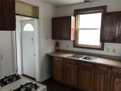 1000 Clarendon Ave SW, Canton, OH 44710 - photo 3