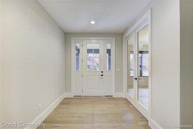 2533 N Vermont Ave, Royal Oak, MI 48073 - photo 3