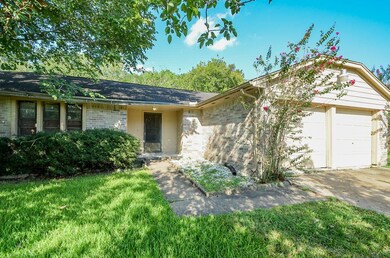 16427 Hibiscus Ln, Friendswood, TX 77546 - photo 2