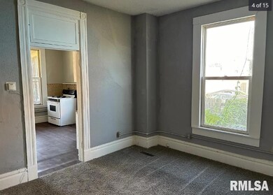 910 W 3rd St unit 912, Davenport, IA 52802 - photo 2