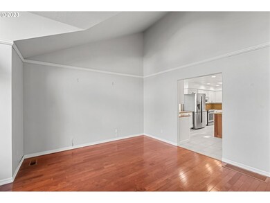 706 SW 29th Cir, Troutdale, OR 97060 - photo 5