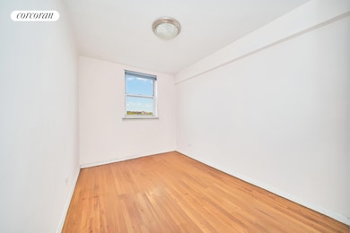 The Dauphin unit 7M, Brooklyn, NY 11230 - photo 6