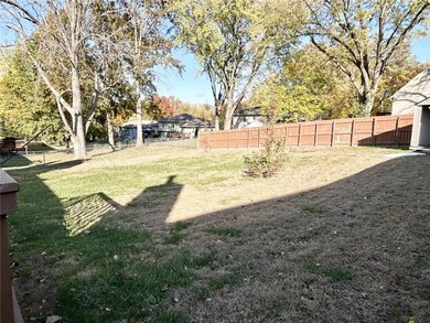 1107 S 14th St, Leavenworth, KS 66048 - photo 5