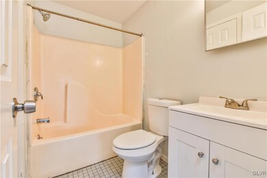39 N 11th St unit C, Allentown, PA 18101 - photo 4