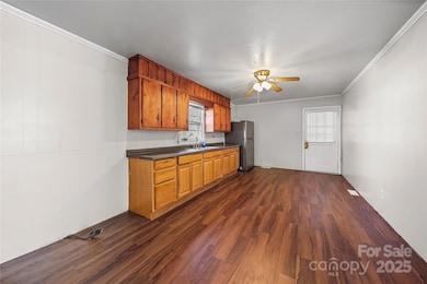 208 Ellis St, Albemarle, NC 28001 - photo 6