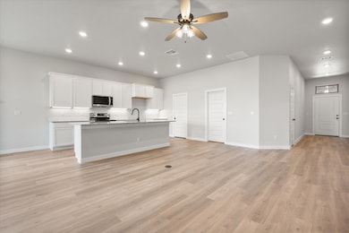 09-6301 Wausau Ave_8198