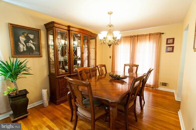 8816 Allenswood Rd, Randallstown, MD 21133 - photo 6