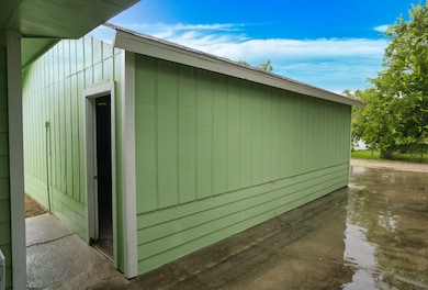 Easy access to the garage or bringing groceries in