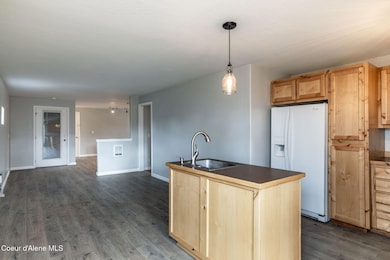 Entry - Deluxe Apartment