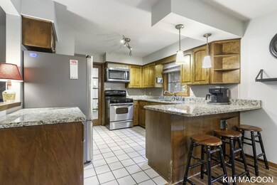 23-web-or-mls-6476-spruce-ln