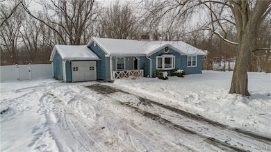 132 Duerr Rd, Liverpool, NY 13090 - photo 2