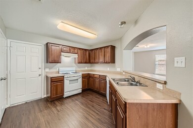 11811 Belle Ct, Pinehurst, TX 77362 - photo 7