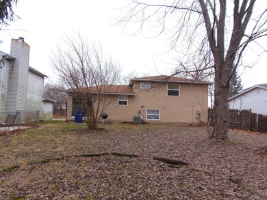 822 Eliots Oak Rd, Columbus, OH 43228 - photo 2