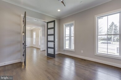 412 Orleans Cir SW, Vienna, VA 22180 - photo 3