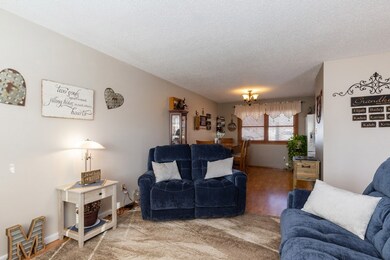 3922 Del Matro Rd, Waterloo, IA 50701 - photo 4