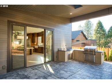 Kitchen/Outside