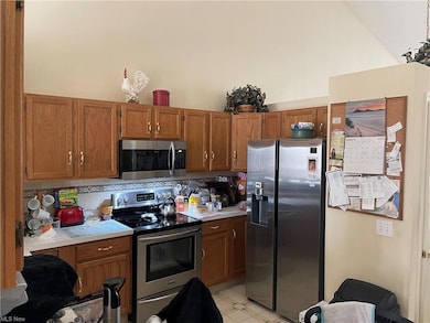 176 Kensington Ct unit 40, Aurora, OH 44202 - photo 2