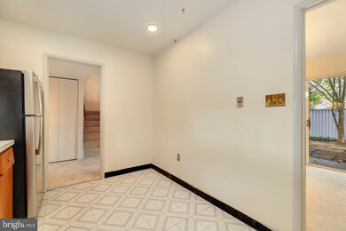 11378 Links Dr, Reston, VA 20190 - photo 7