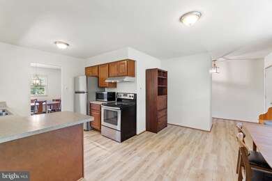 13028 Clarion Rd, Fort Washington, MD 20744 - photo 5