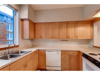 2024 SW Howards Way unit 205, Portland, OR 97201 - photo 4