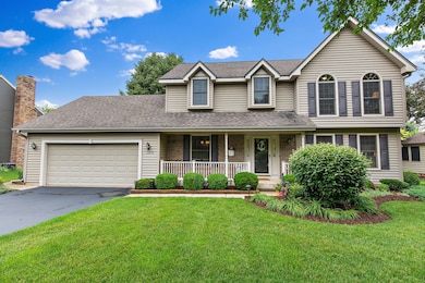 1300 Brandywine Cir, Algonquin, IL 60102 - photo 2