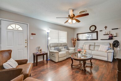 10107 Southport Dr, Houston, TX 77089 - photo 4