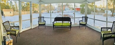 Three Season Room w/new screens