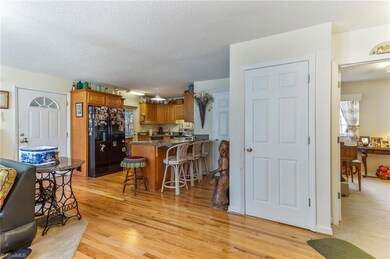 1040 Greenleaf Acres Dr, Asheboro, NC 27205 - photo 5