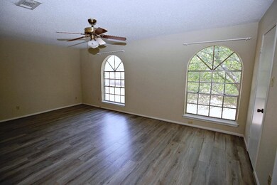 1370 Country Place Dr, Houston, TX 77079 - photo 2