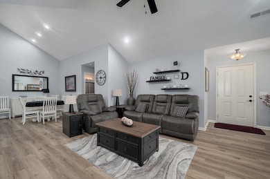 814 E Kings Mead Cir unit #-18