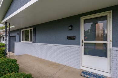 1081 Belden Rd, Columbus, OH 43229 - photo 2