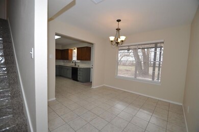 2608 W Highland Dr, Granbury, TX 76049 - photo 4