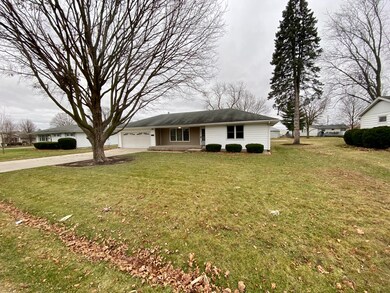 914 Warren St, Chenoa, IL 61726 - photo 3