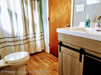 1914 Maple St, Holt, MI 48842 - photo 5