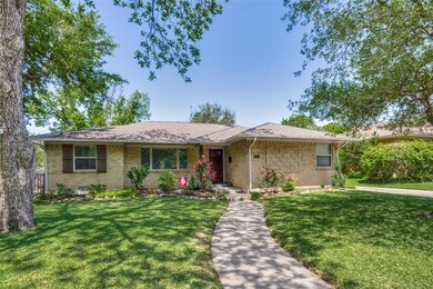 6185 Saratoga Cir, Dallas, TX 75214 - photo 2