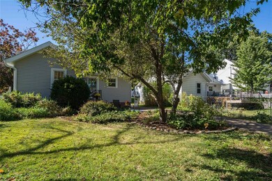 2111 38th St, Des Moines, IA 50310 - photo 4