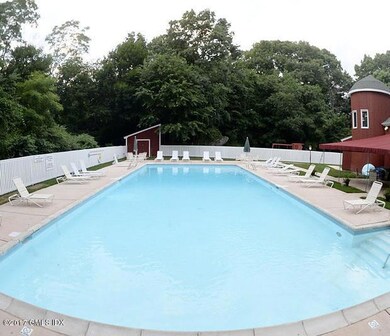Pool and Clubhouse