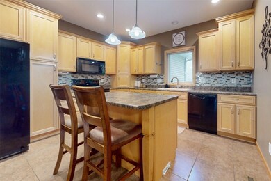 1813 Grannie Smith Ln NW, Cedar Rapids, IA 52405 - photo 6