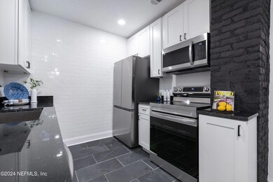 1111 Wycoff Ave, Jacksonville, FL 32205 - photo 6