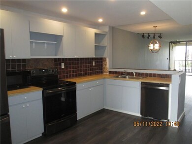 Open kitchen with breakfast bar