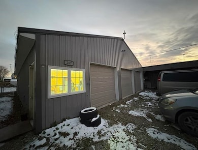 207 Walnut St unit Bryant, Bryant, IN 47326 - photo 3