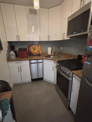 Birchwood Towers unit 14 C, Forest Hills, NY 11375 - photo 3